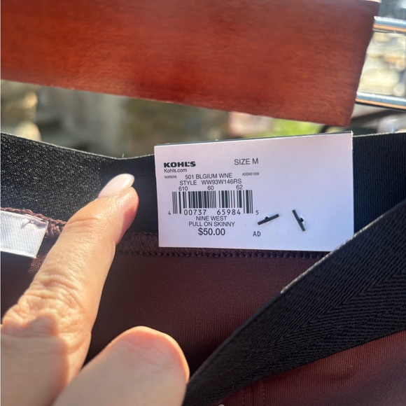 NWT Nine West Pull On Pants Brown, size medium - Picture 4 of 4